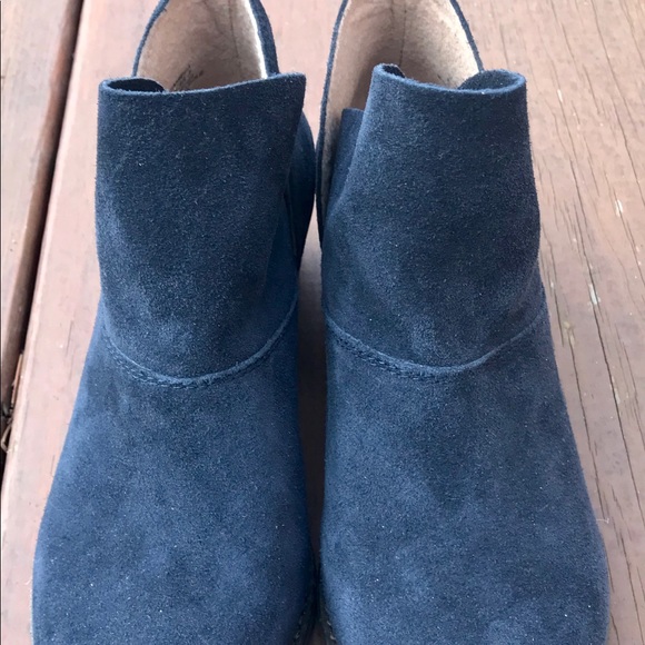 ladies navy ankle boots size 6